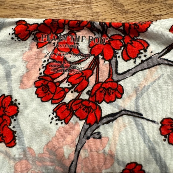 A Pea in the Pod Maternity Ruched Floral Dress Size Extra Small stretchy in EUC - Picture 7 of 7